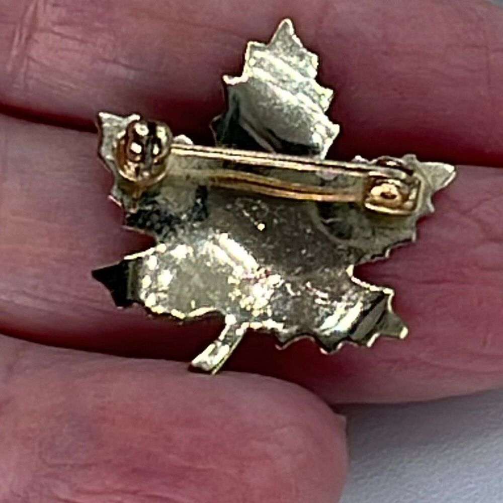 Vintage Gutowitz handmade Canada Maple leaf brooch. - Picture 3 of 7